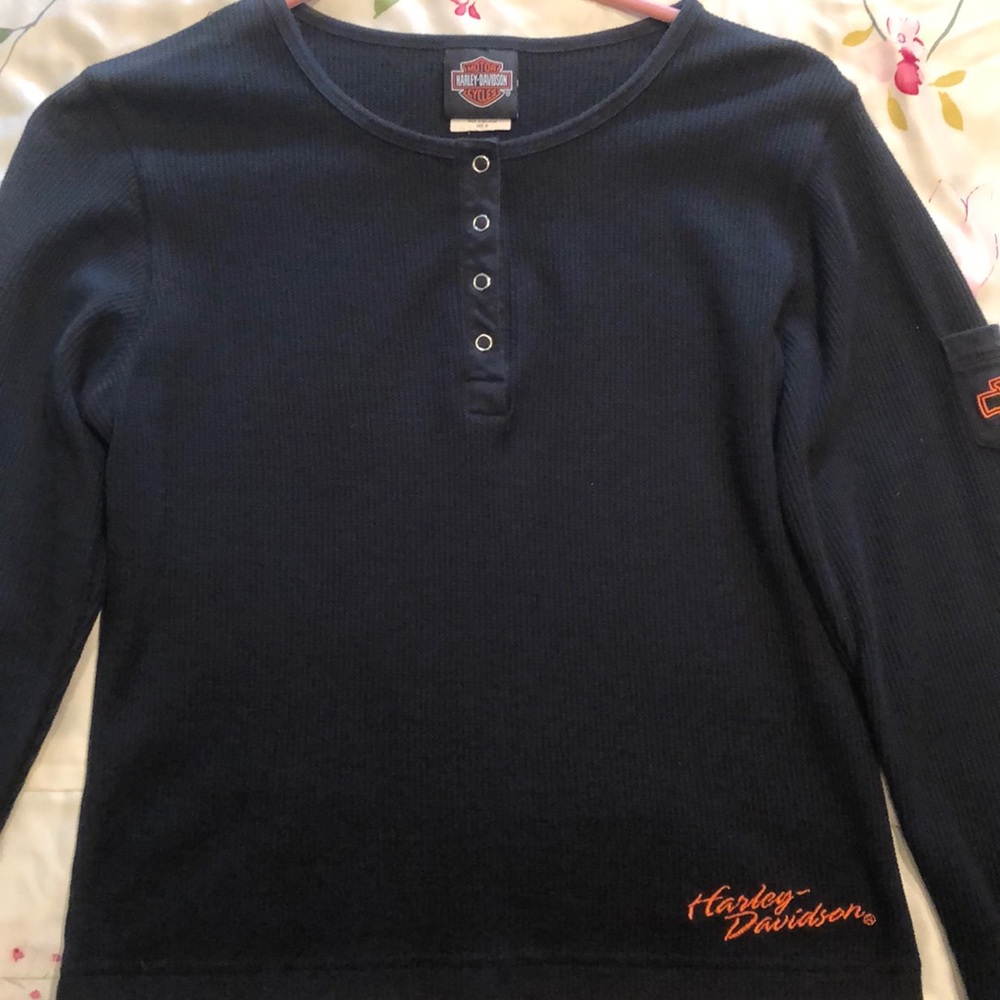 HD black waffle cotton top.